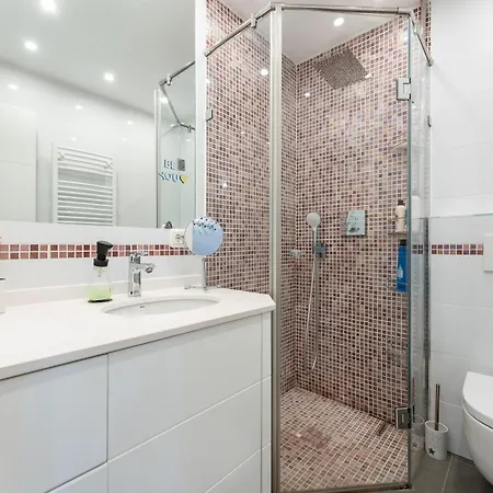 Golden Elviria Apartment *